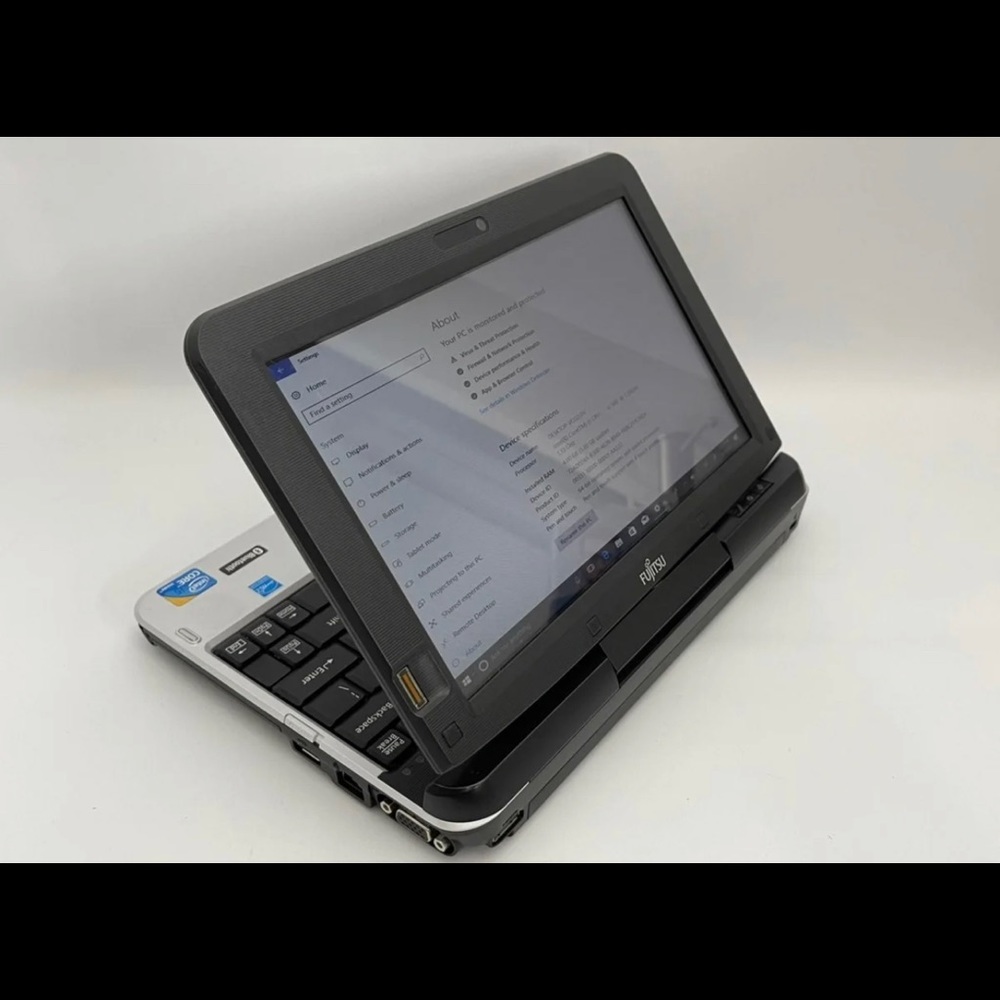 Fujitsu i5 - 2 in 1 Windows 10 Touchscreen Laptop